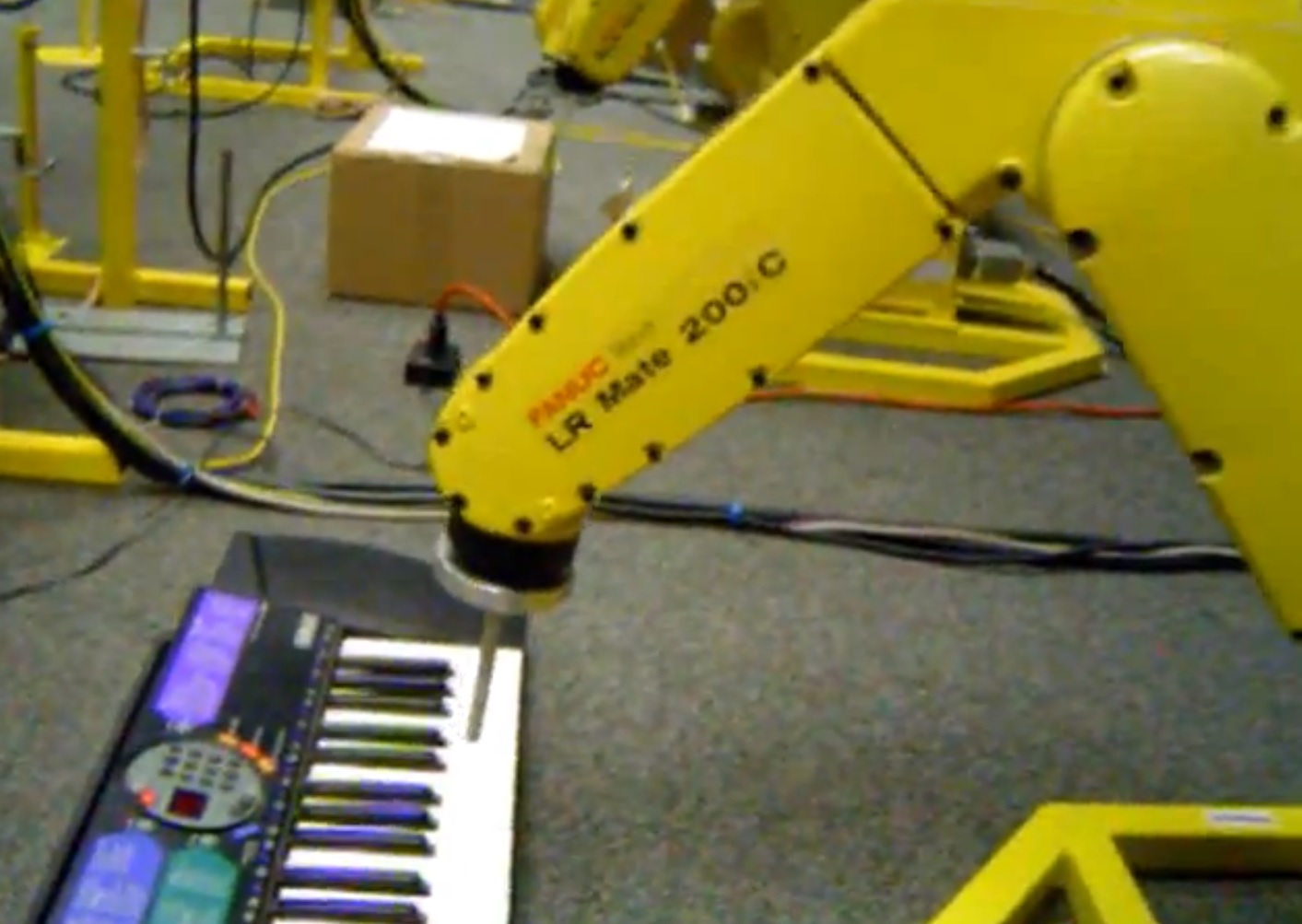 Fanuc LR Mate plays the piano
